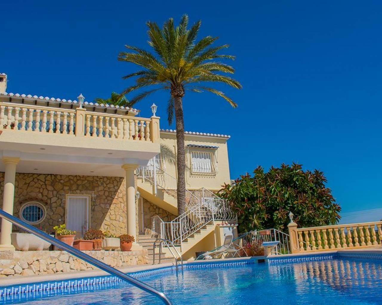 Chalet · Venta · Calpe · 1833