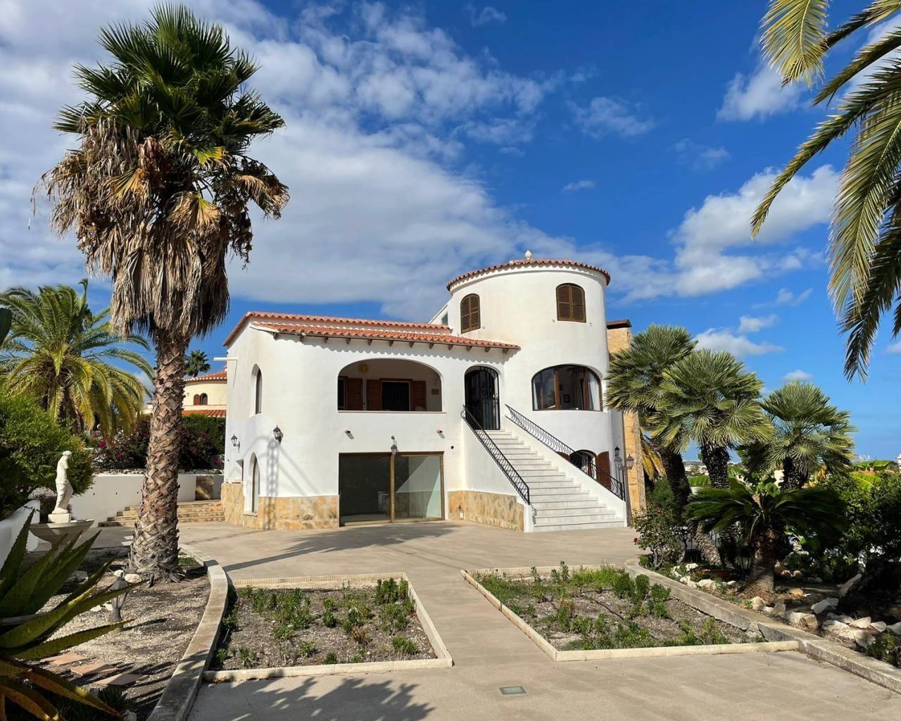 Villa · Resale · Calpe · M--37996